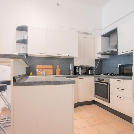 Spacious 2-Bedroom In The Centre Of Menton Luaran gambar