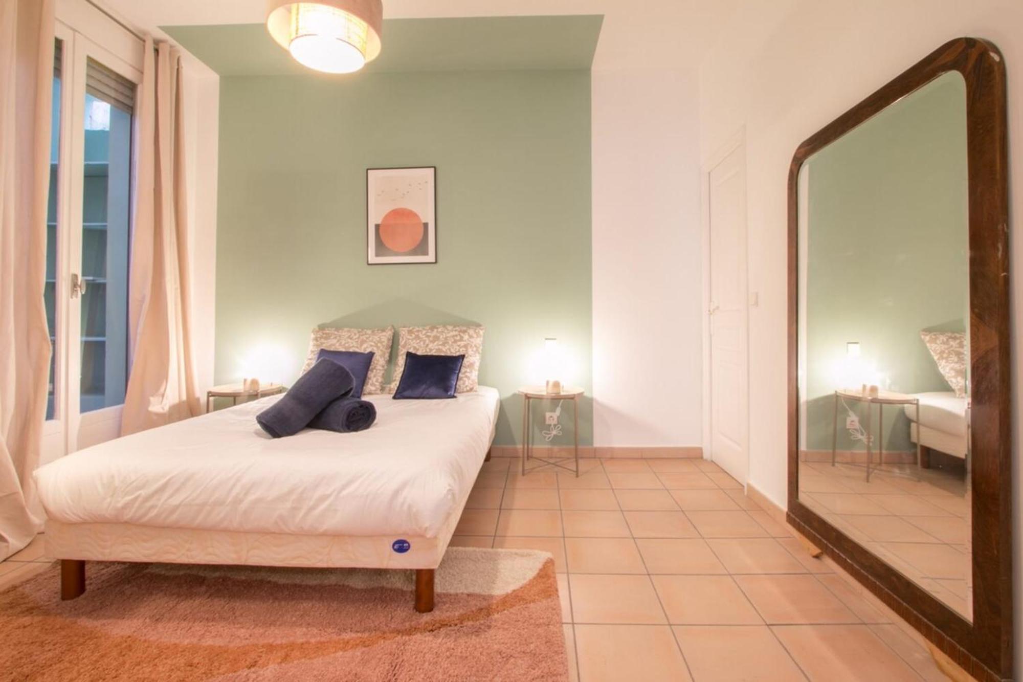Spacious 2-Bedroom In The Centre Of Menton Luaran gambar